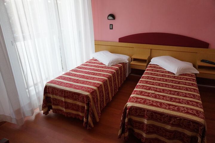 Room 20 of 62