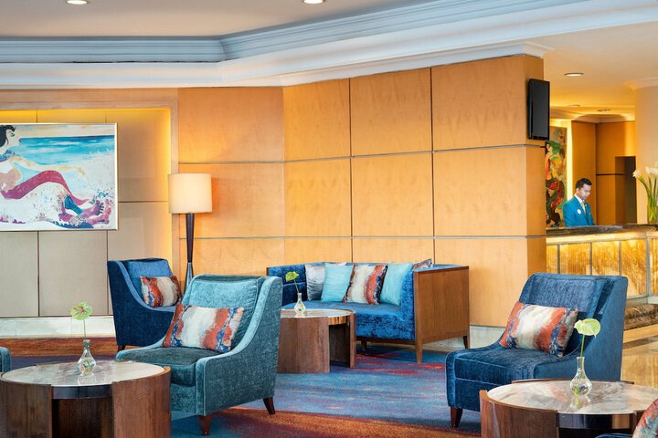 Entrance & Lobby