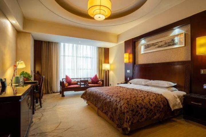 Hongrun Huaxia Hotel