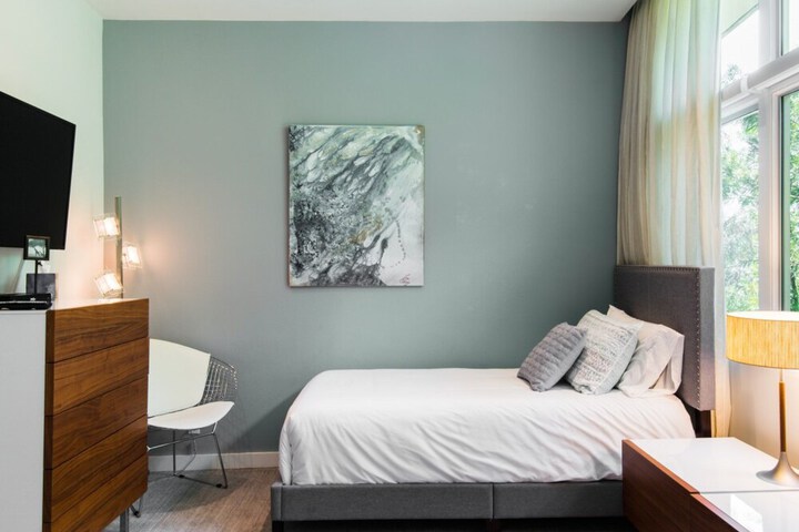 Room 10 of 94