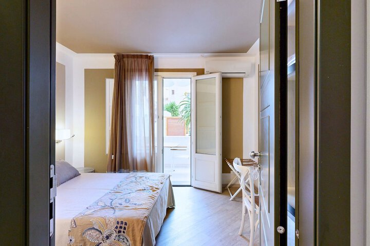 Room 58 of 210