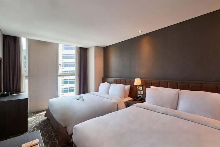 Room 5 of 24