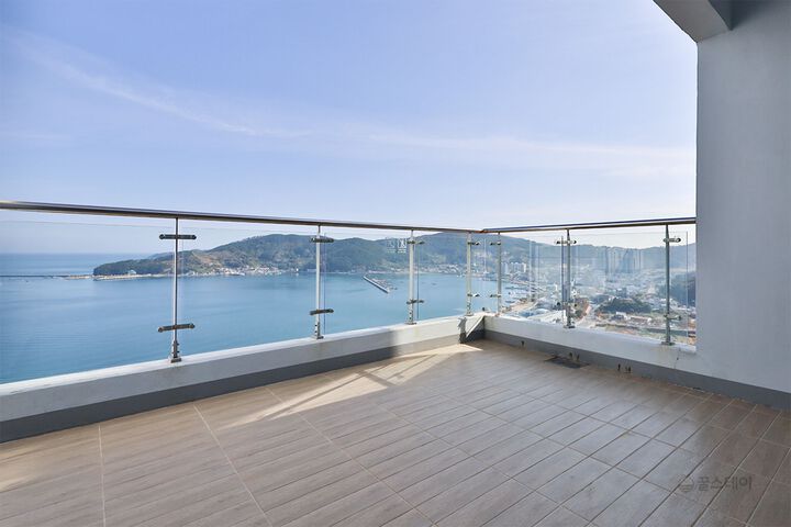 Terrace/Patio 105 of 108