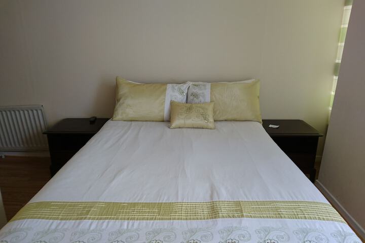 Room 6 of 25