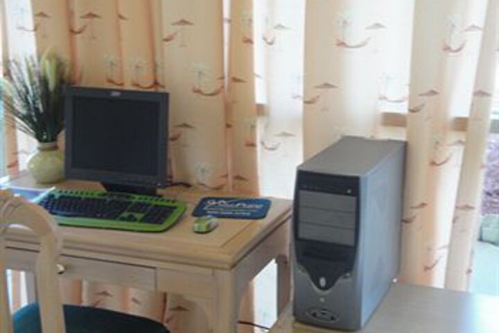 Business Center 7 of 12