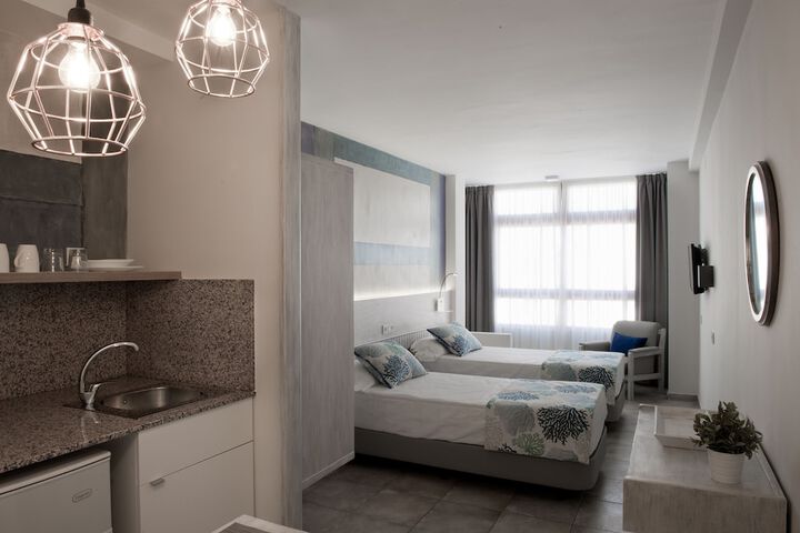 Room 6 of 53
