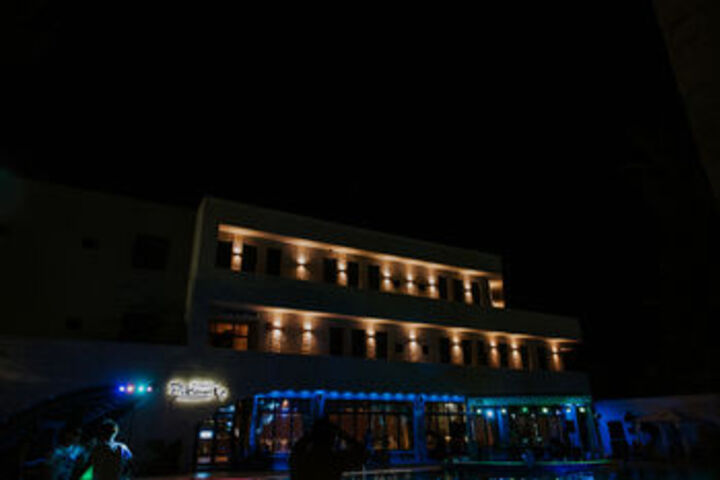 Hotel 8 of 43