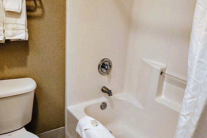 Room 16 of 33