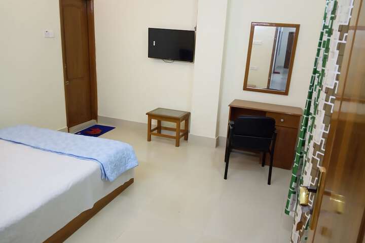 Room 2 of 2