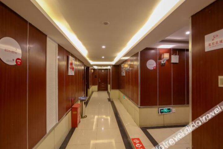 Hotel Interior 18 of 32