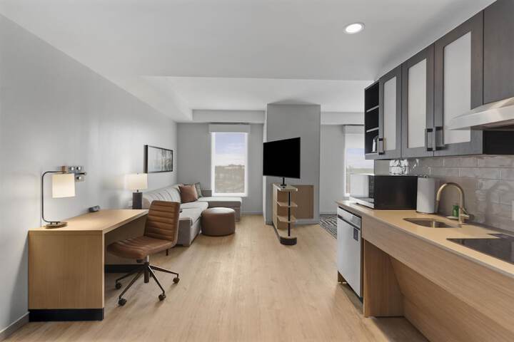 Room 37 of 103