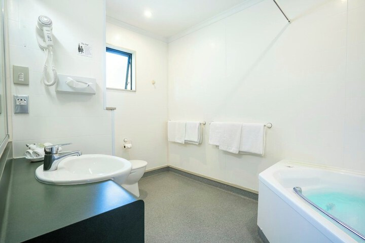 Room 52 of 70