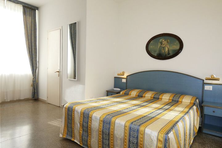 Room 4 of 46