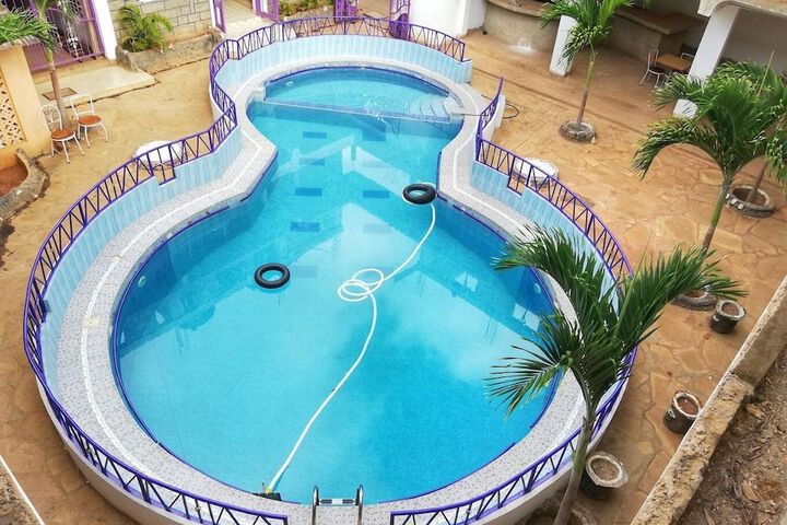 Pool 6 of 15