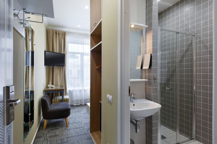 Room 30 of 44
