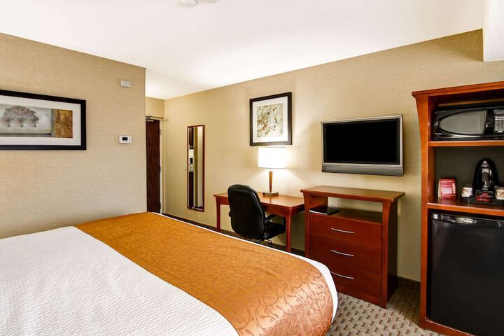 Room 30 of 33
