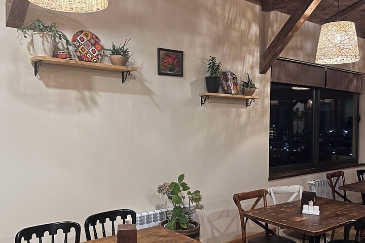 Dining 52 of 65