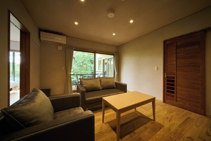 Room 13 of 79