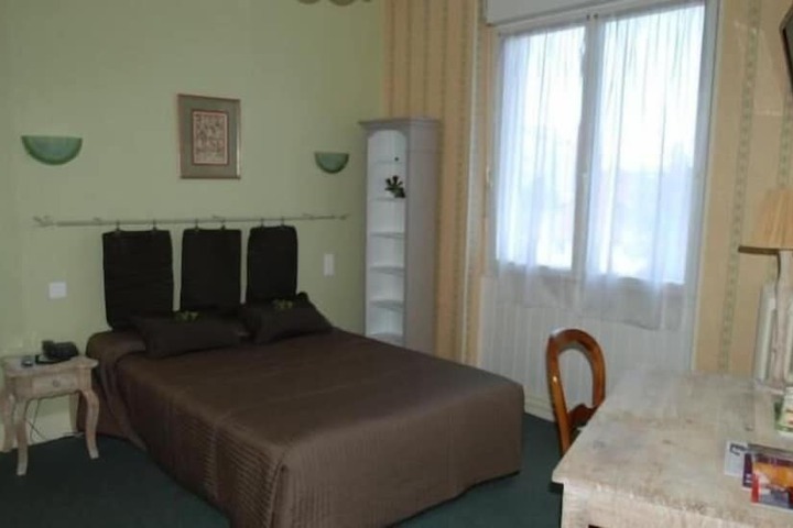 Room 13 of 20