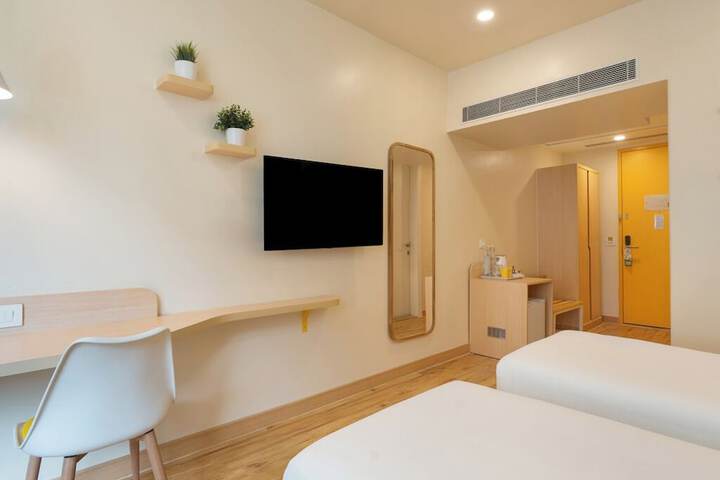 Room 21 of 39