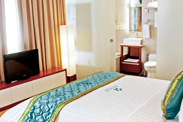 Room 15 of 42