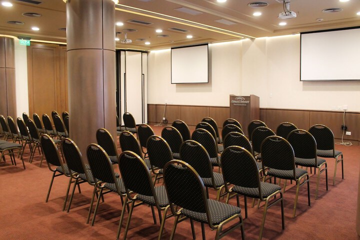 Ballroom/Hall 68 of 72