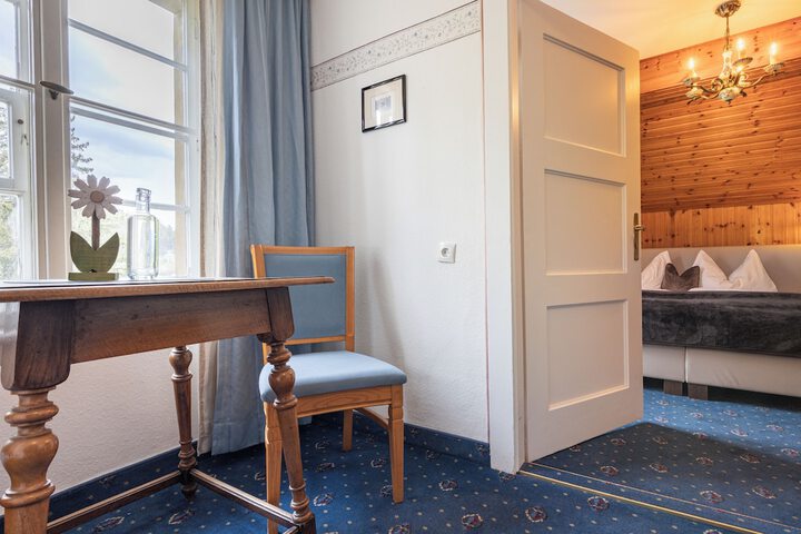 Room 33 of 155