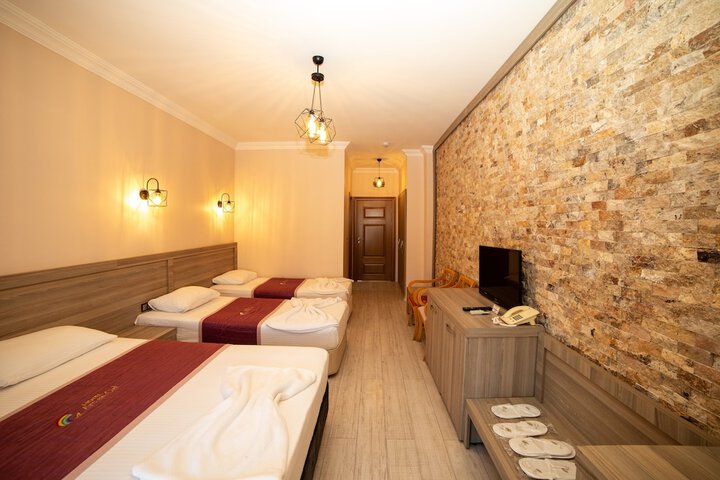Room 21 of 48