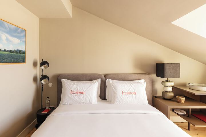 Room 40 of 93
