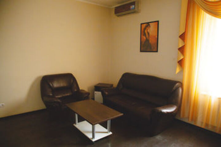 Room 32 of 49