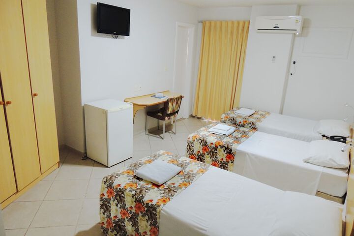 Room 8 of 10