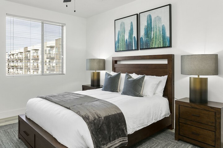 Room 7 of 33