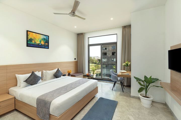 Room 8 of 35
