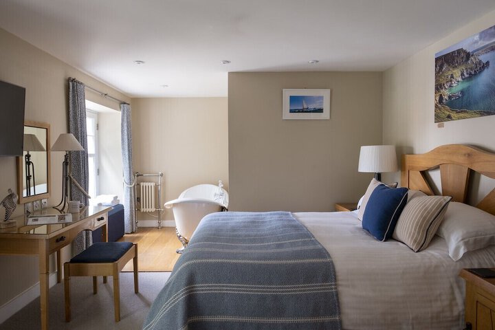 Room 10 of 94