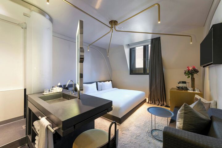 Room 183 of 313