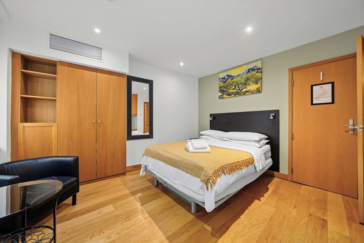 Room 44 of 77