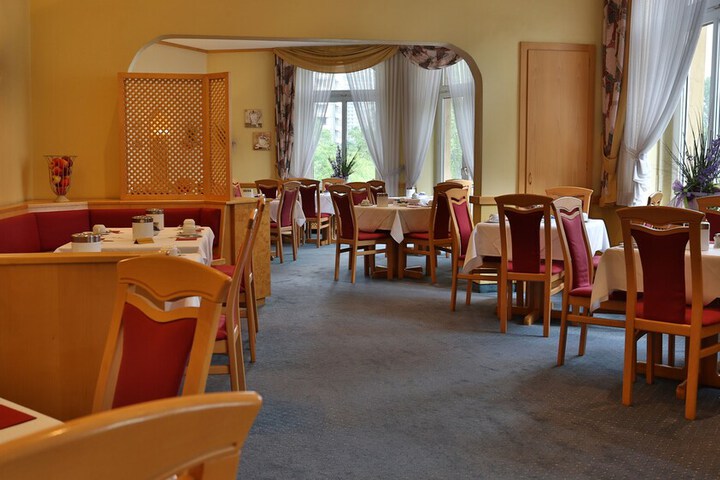 Breakfast/Coffee Service 23 of 27
