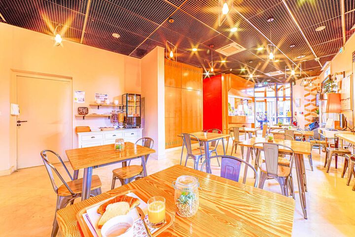 Breakfast area