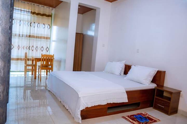 Room 3 of 28