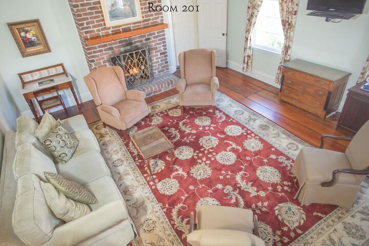 Room 5 of 170
