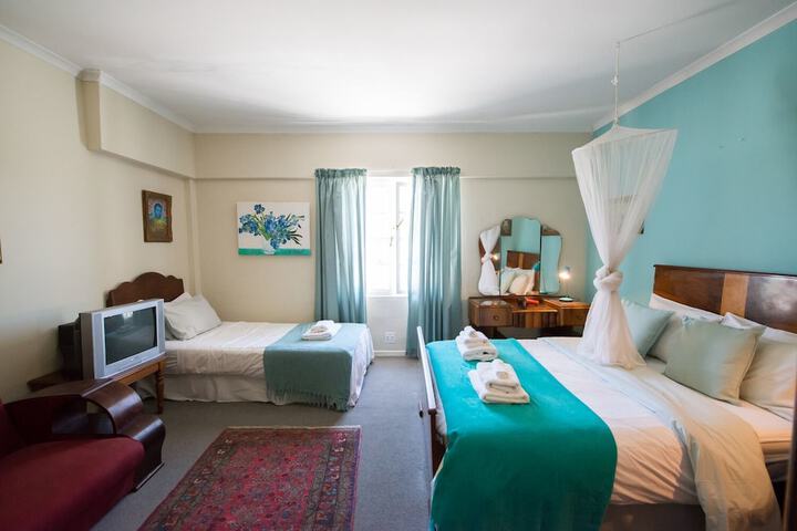 Room 5 of 37