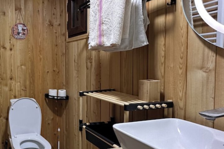 Room 15 of 21