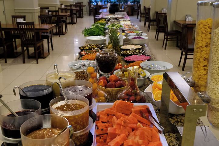 Dining 44 of 72