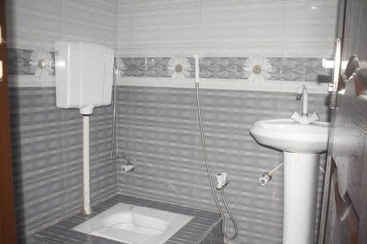 Room 15 of 18