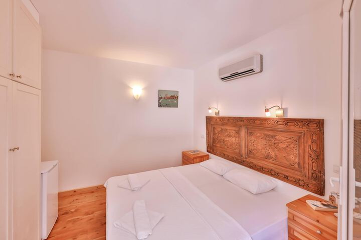 Room 10 of 87