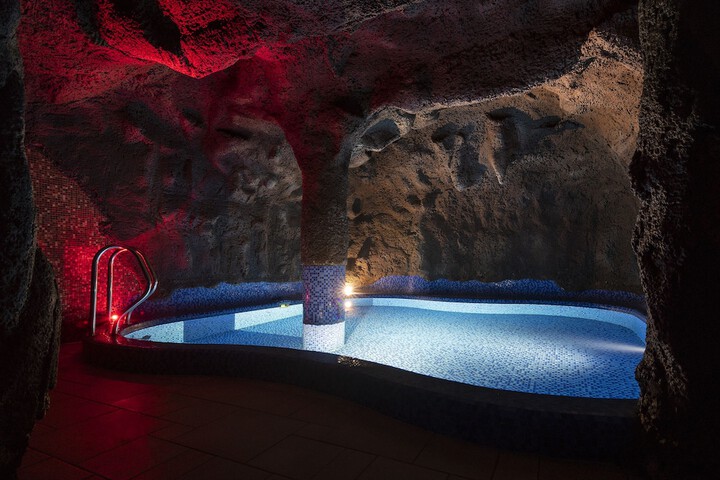 Pool 14 of 54