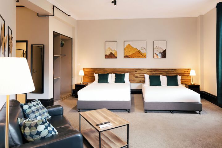 Room 10 of 39