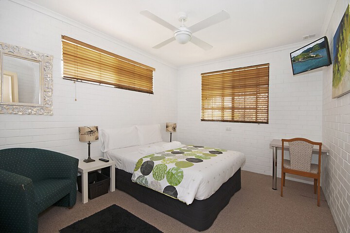 Room 12 of 39