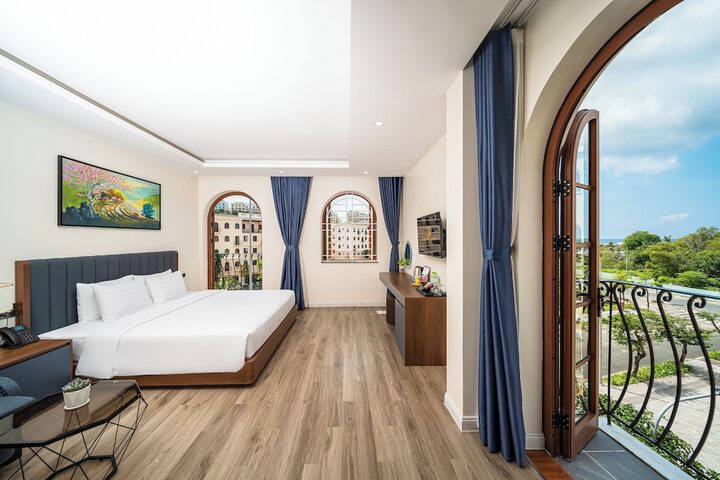 Room 6 of 50