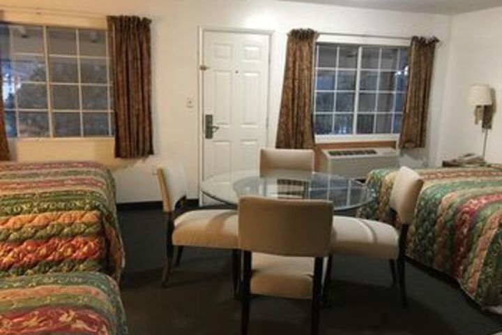 Room 17 of 52